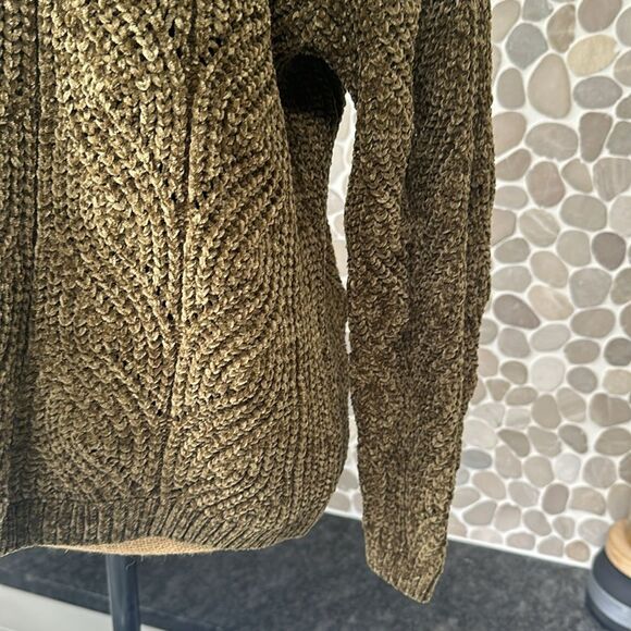 Olive green chenille V-neck sweater - size medium - Picture 4 of 7
